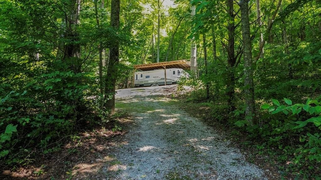 618 Commissioners Crk Rd