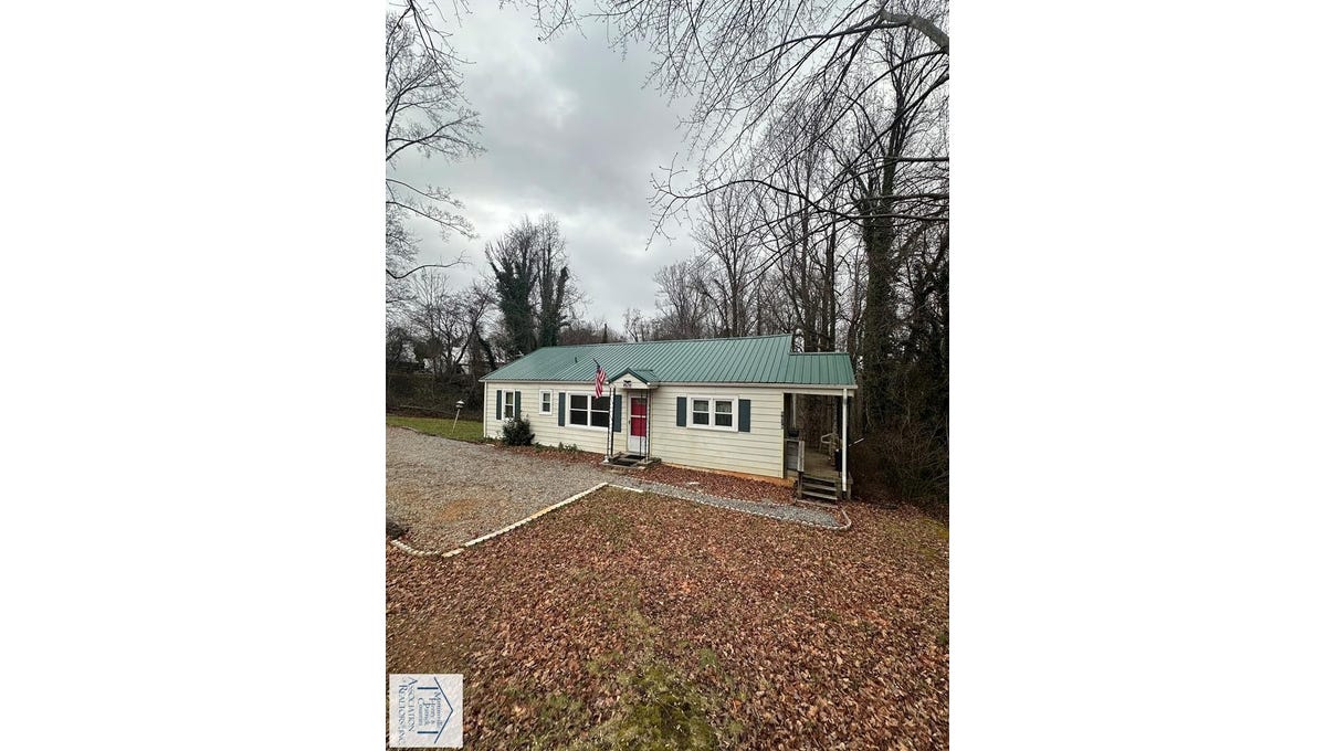 8678 Fairystone Park Hwy  
