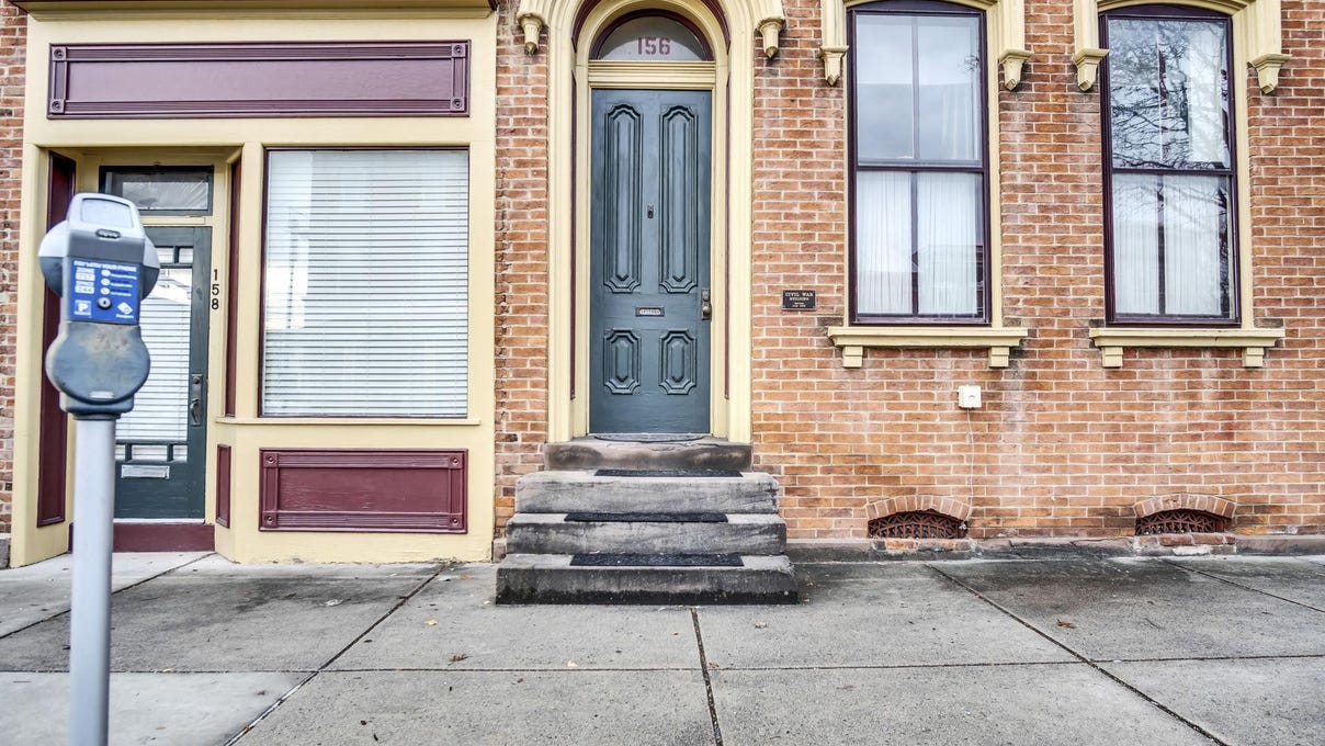 156158 S HANOVER STREET, CARLISLE, PA 17013 Townhouse for Sale