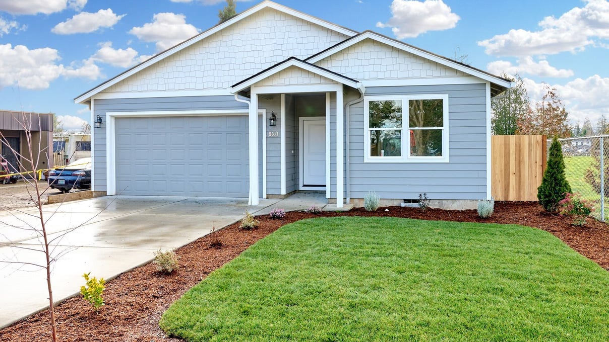 920 Hardcastle AVE, Woodburn, OR 97071 House for Sale