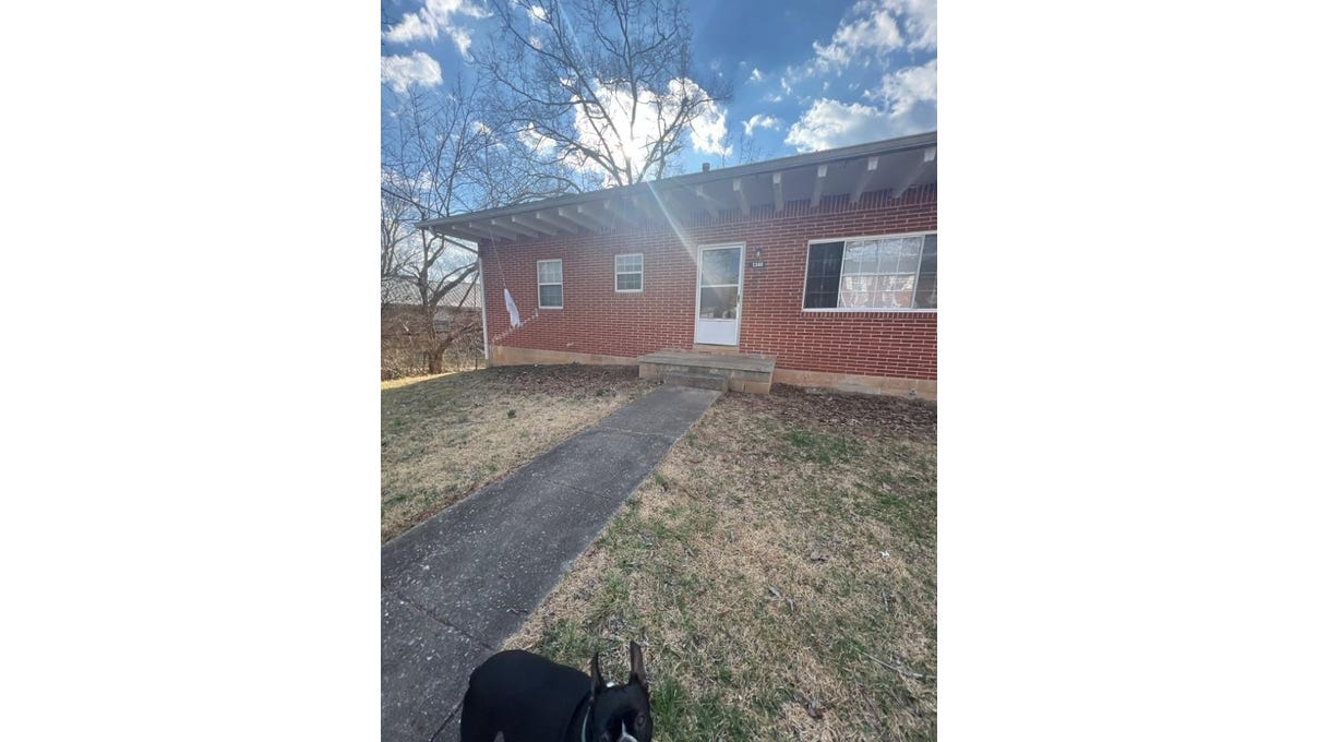 1004 SAINT BRIDES Rd W  