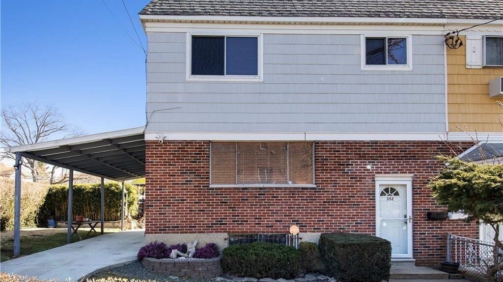 352 Swinton Ave  