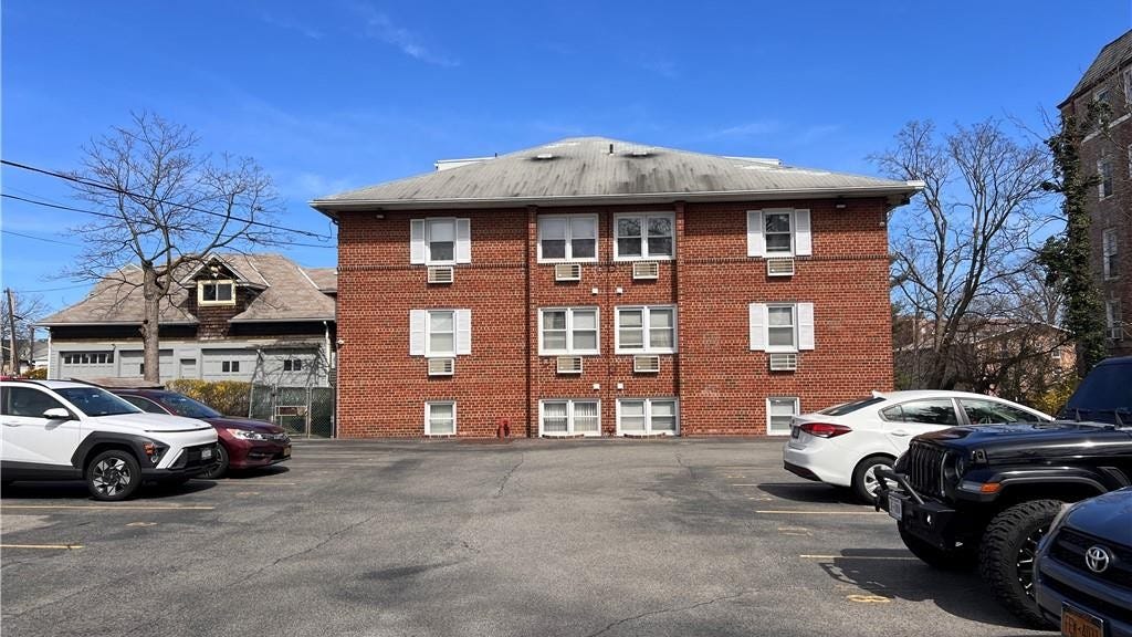 200 Centre Ave  
