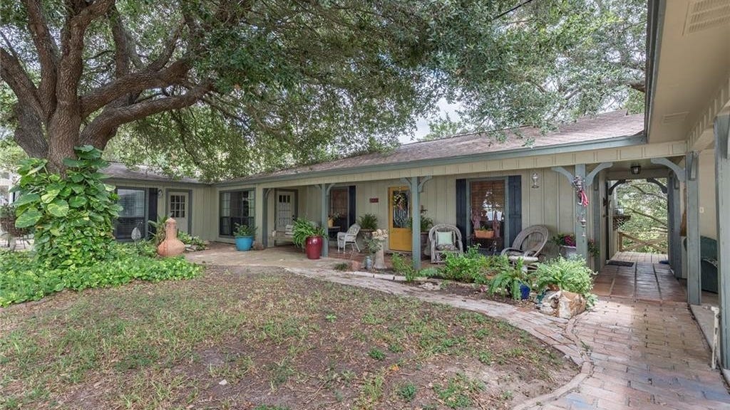 8410 Lago Vis Dr  