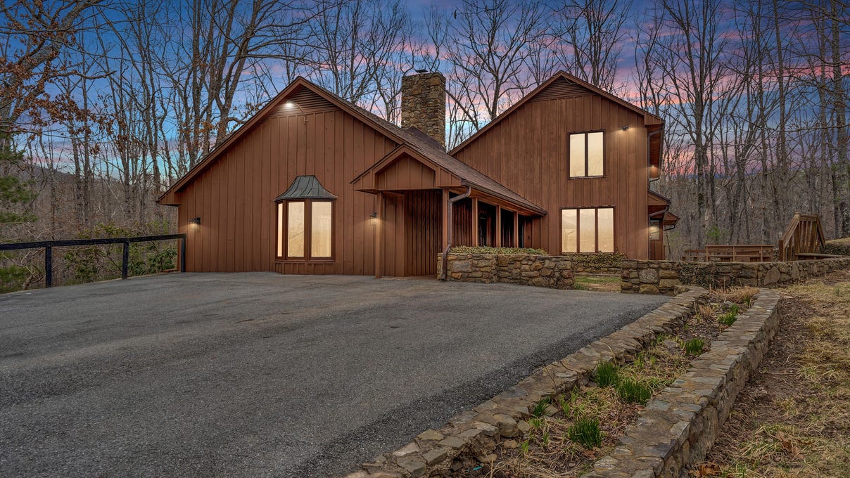 4745 Carvins Cove RD, Salem, VA 24153 House for Sale