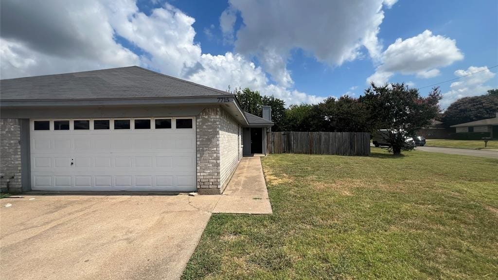7715 Jennifer Ln  