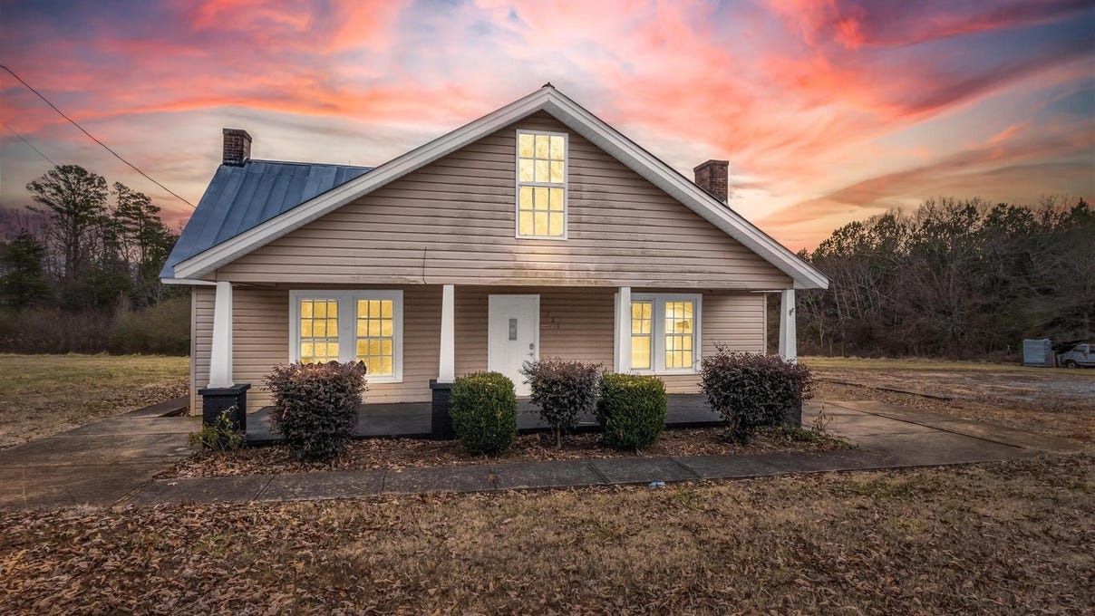 724 THOMPSON RD  