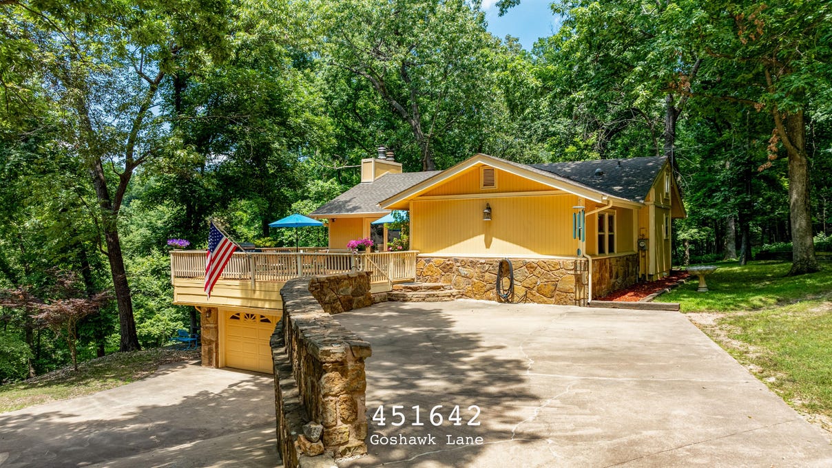 451642 Goshawk Ln  