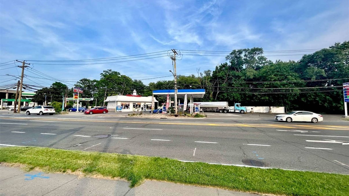 370-372 Middle Country Rd  