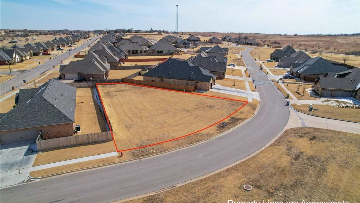 4006 NE Water Edge Dr