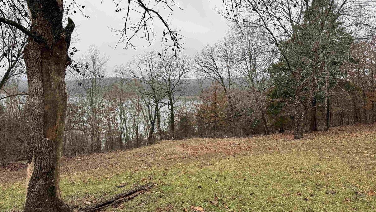 20725 N Horseshoe Bnd Rd