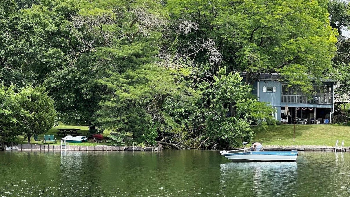 139 Lake Marie Dr  