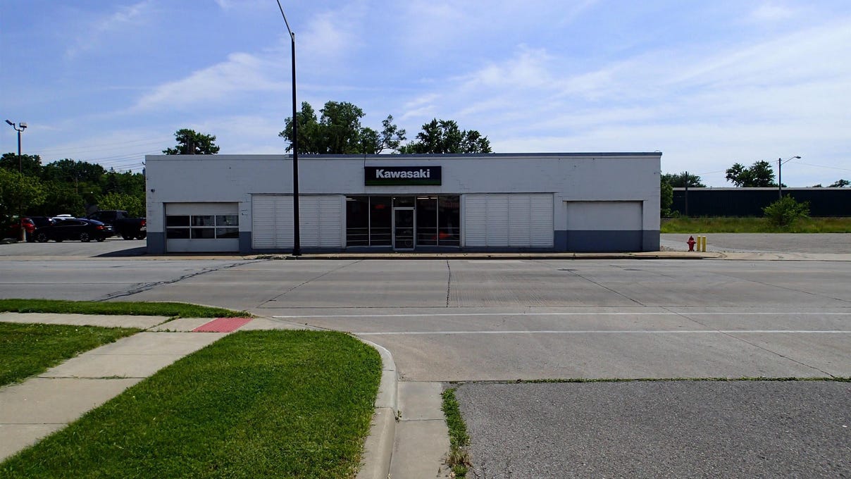 2703 W Lincolnway St