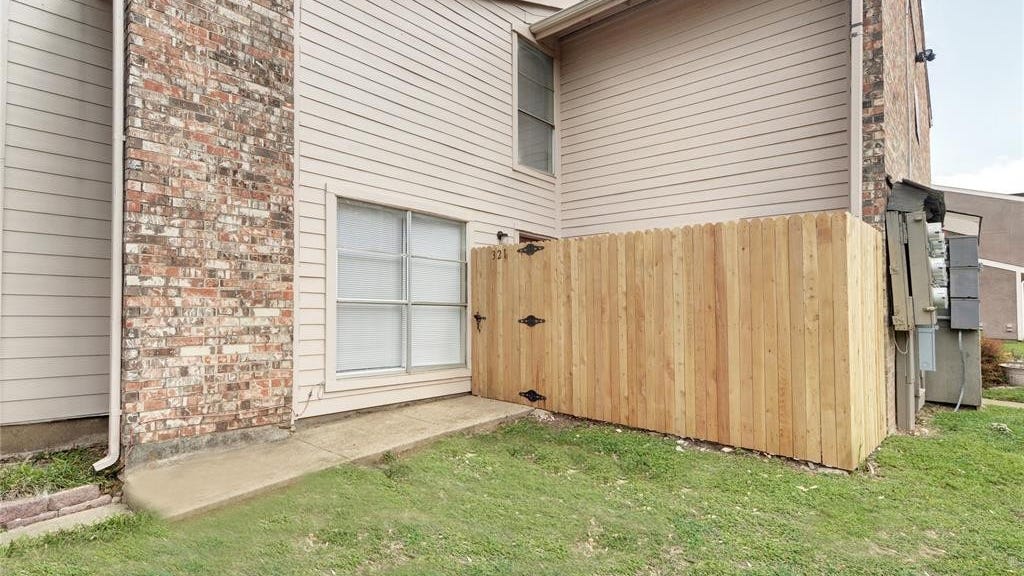 5516 Boca Raton Boulevard, Apt 321, Fort Worth, TX 76112 Apartment for