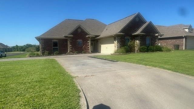 1100 Cobblestone Cir