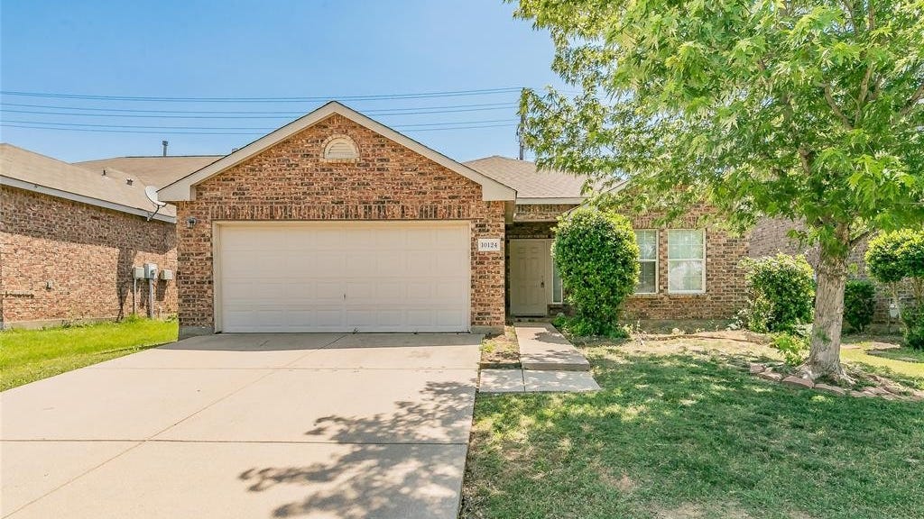 10124 Sourwood Drive, Fort Worth, TX 76244 House for Rent realestate