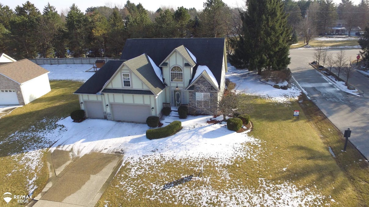 5173 Pine Lake Forest, Linden, MI 48451 Apartment for Sale realestate