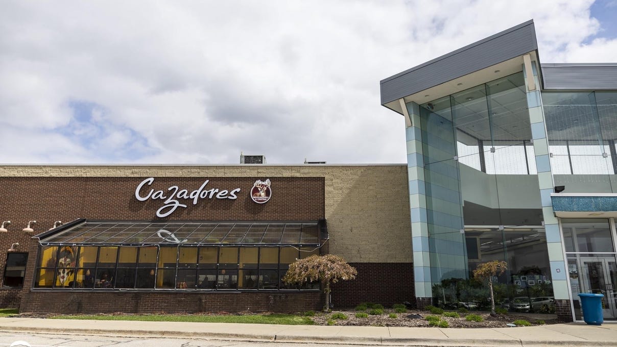 4751 Fashion Square Mall  