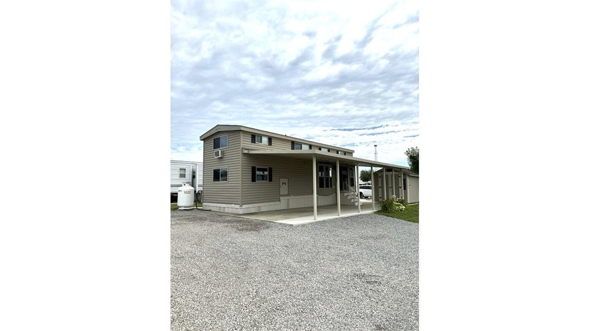 11539 Lake Unit 100 Dr  