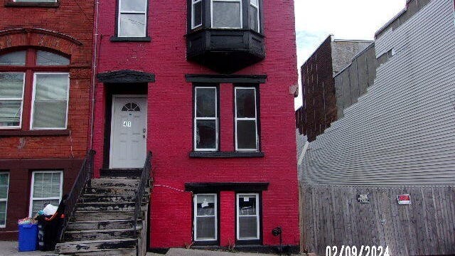 49 1st St  