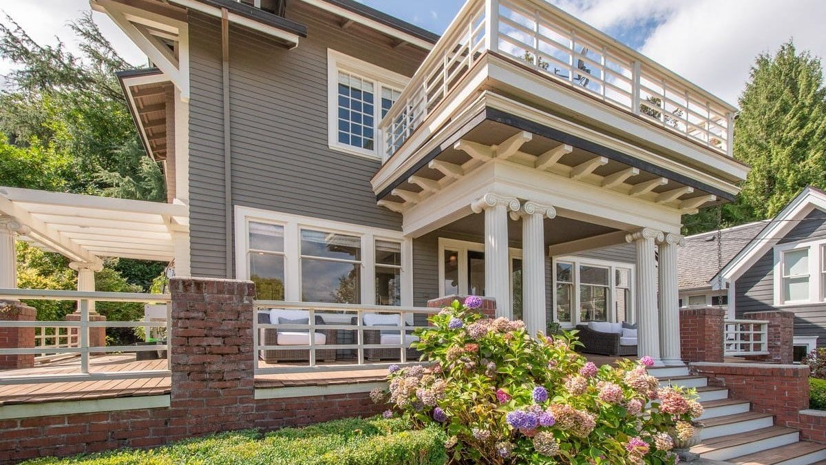 1740 SW ELIZABETH ST  