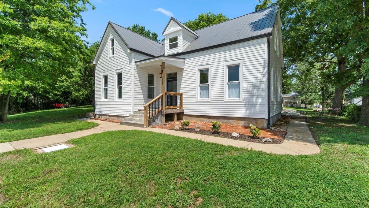 1600 Independence St  