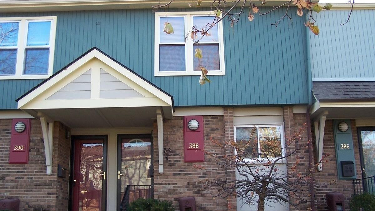 388 Hartman Lane, Saline, MI 48176 Apartment for Sale