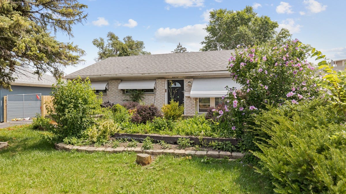 5033 N Cumberland Ave