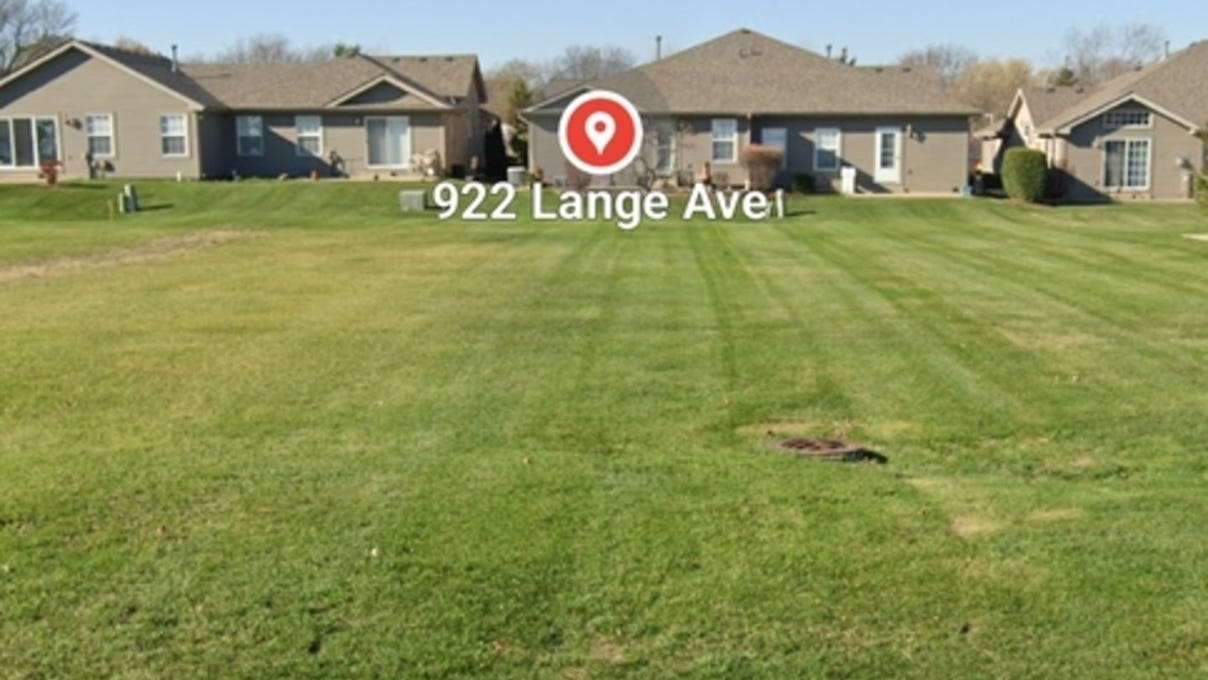 922 Lange Ave  