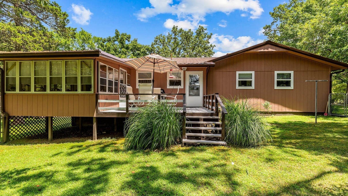 24133 Roaring Riv Dr  