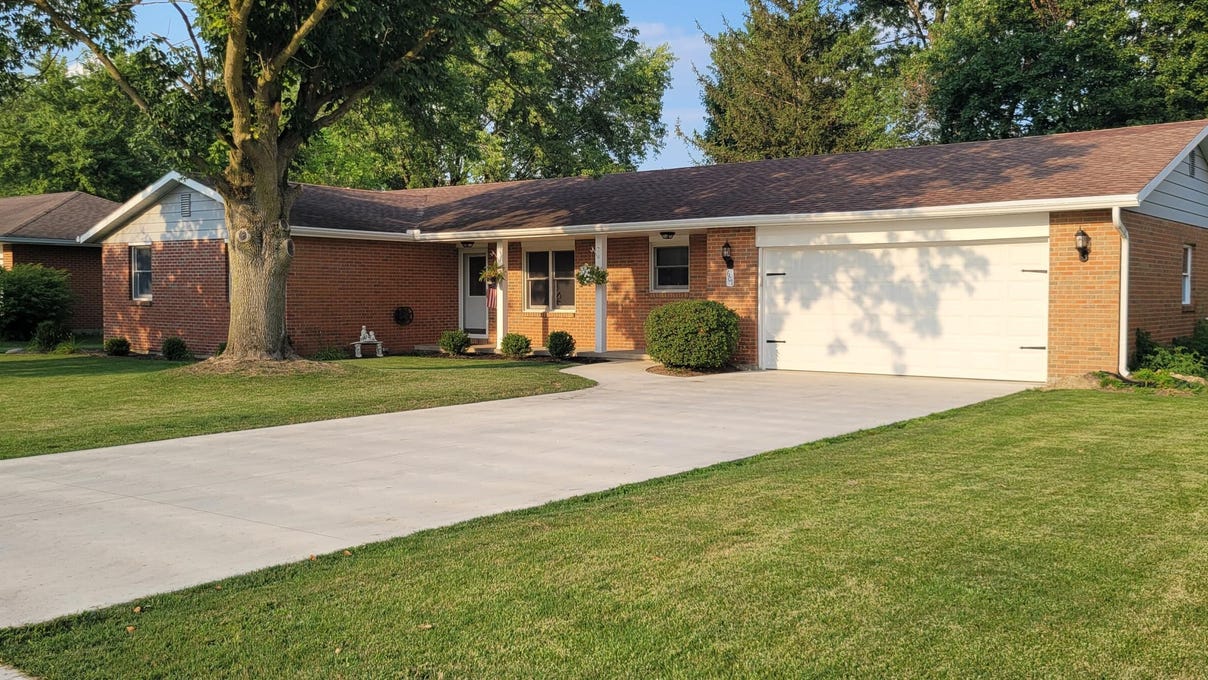 601 N Woodview Dr  