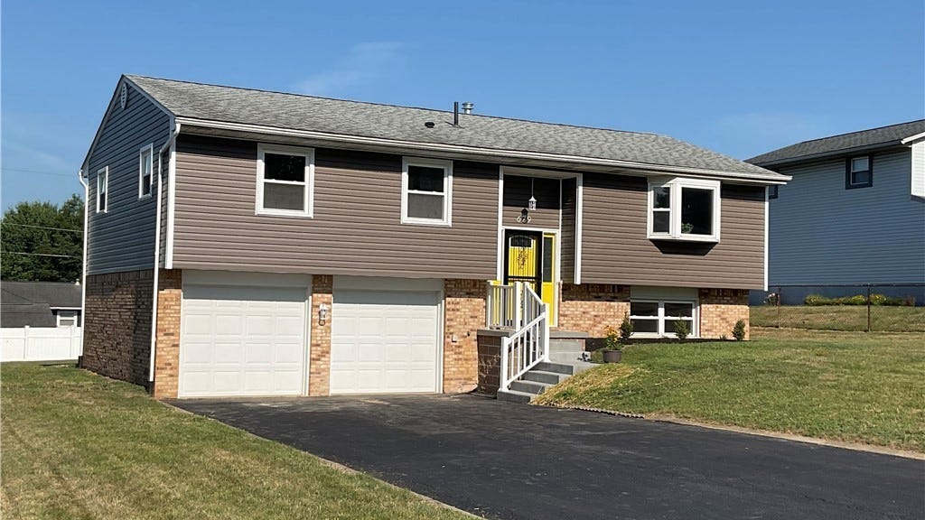 629 Meadowridge Ave NW  