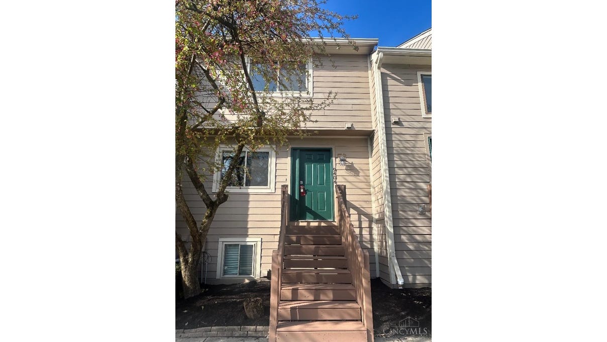 9404 HUNTERS Crk DR  