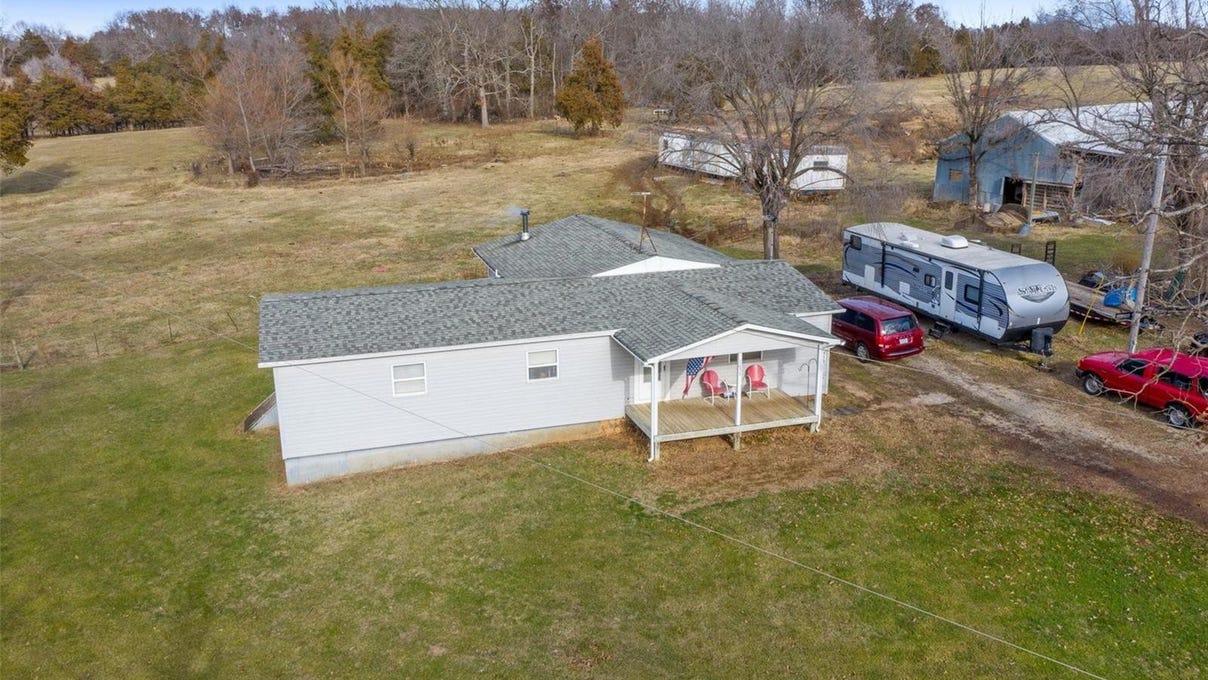 1653 Three Rivers Rd  