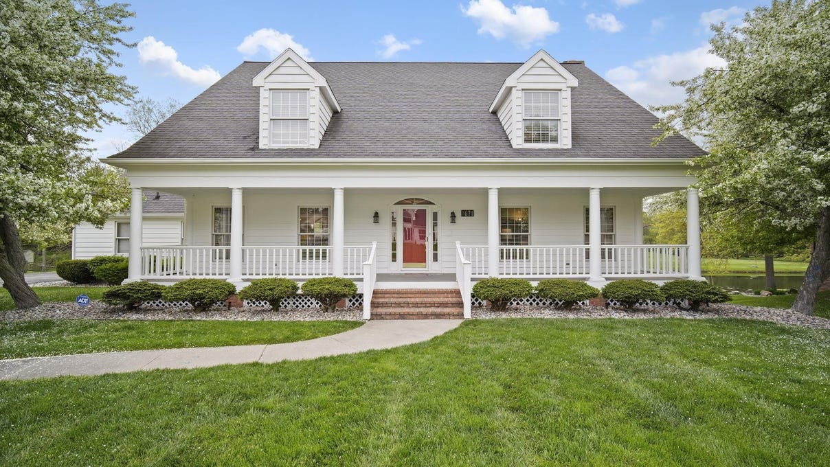 671 Stoneridge Dr, Adrian, MI 49221 House for Sale