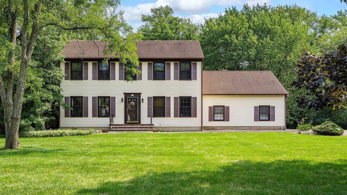 22 Winding Brook Way  