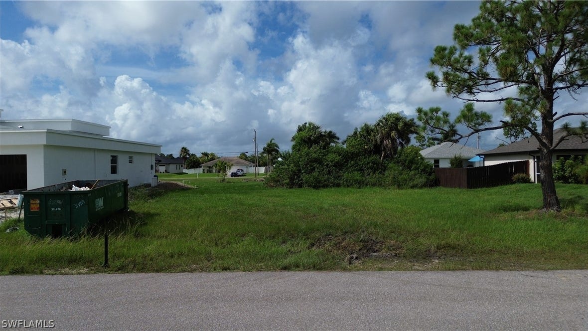 2318 NE 35th Ter  