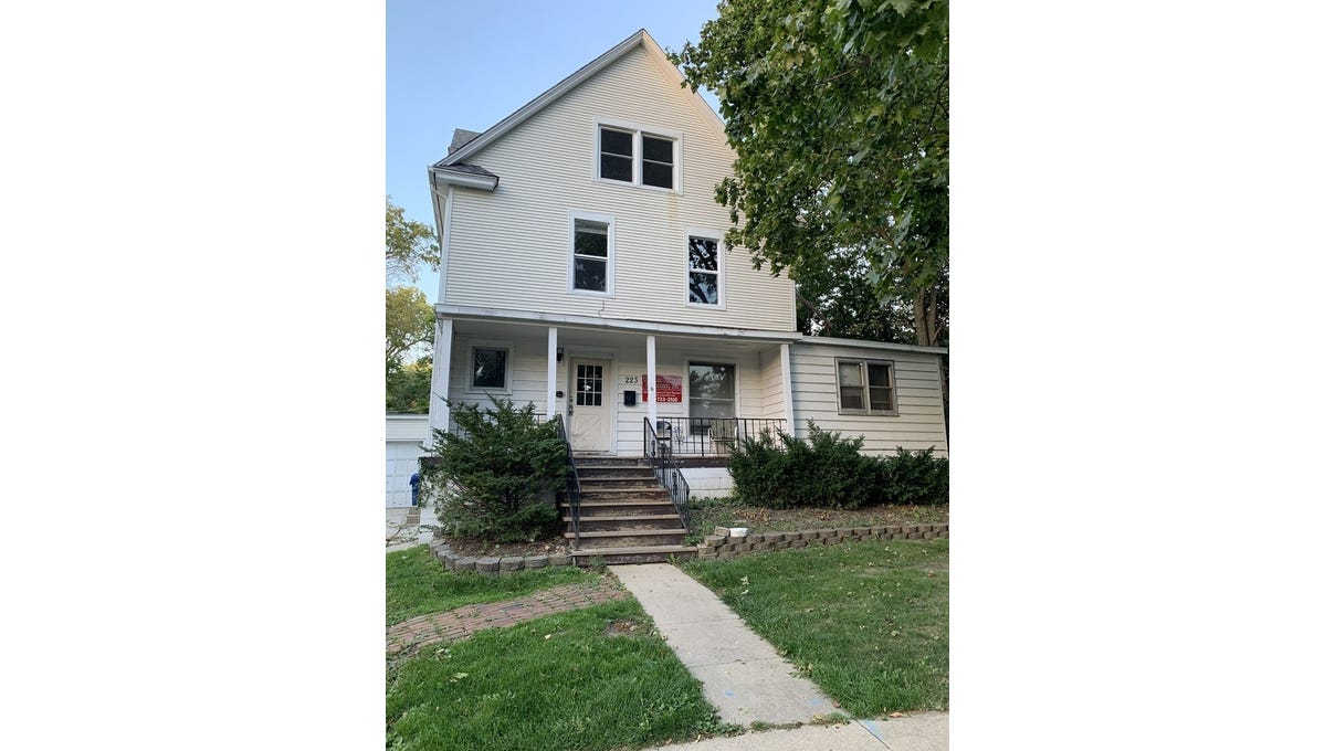 223 W Locust St  