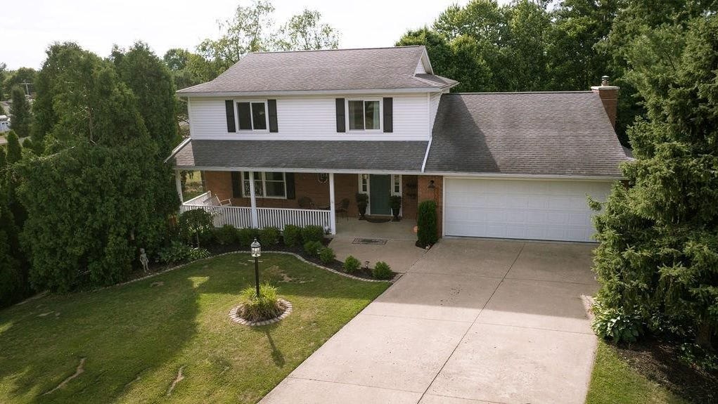 1204 Lamplighter Loop  