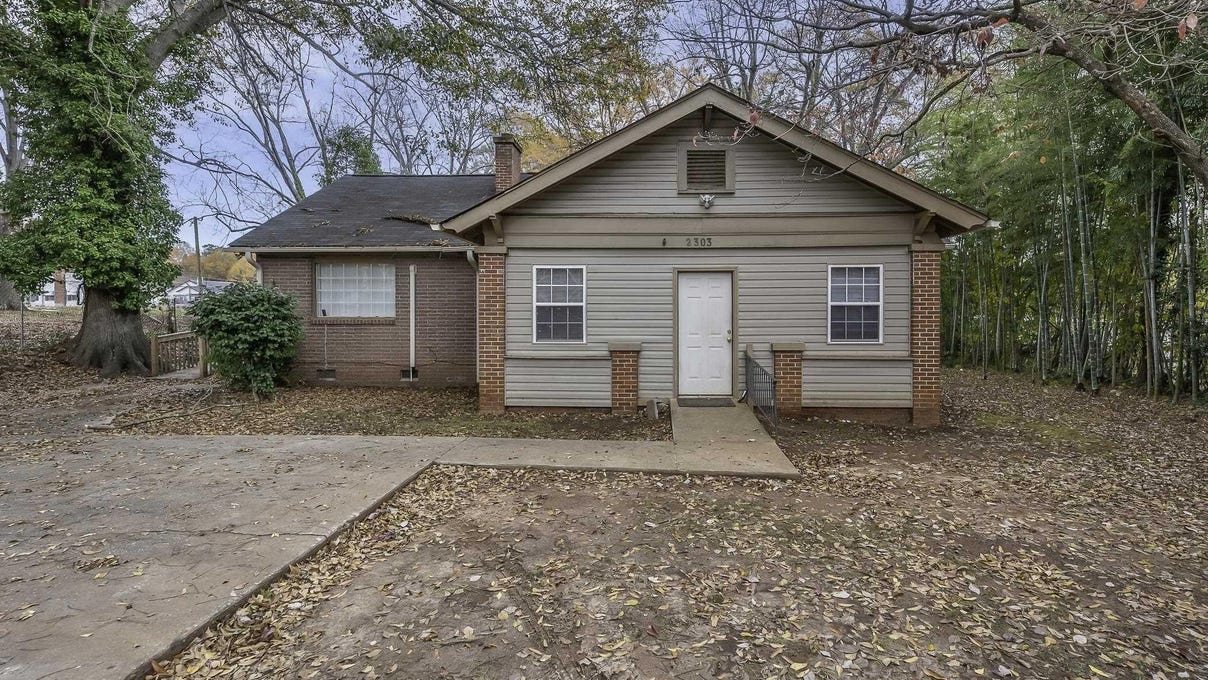 2303 S McDuffie St