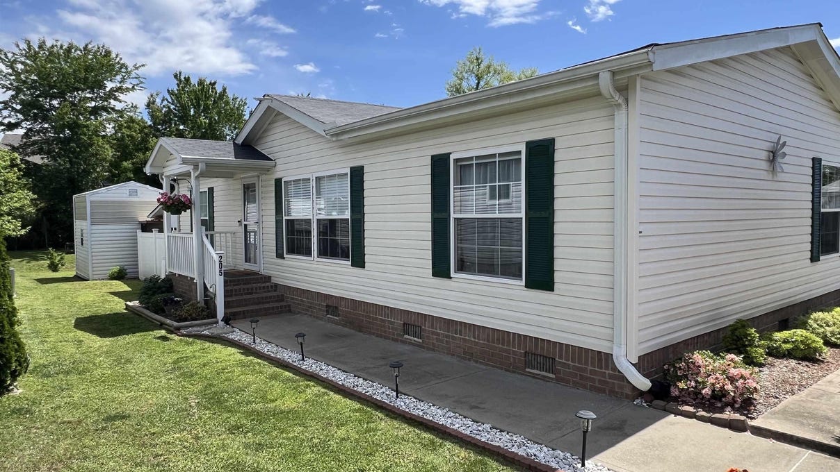 205 Pebble Springs Dr  