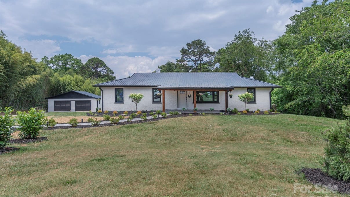 1045 North Canton Rd