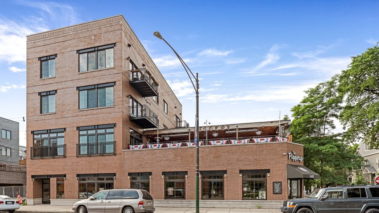 1625 W Irving Park Rd  