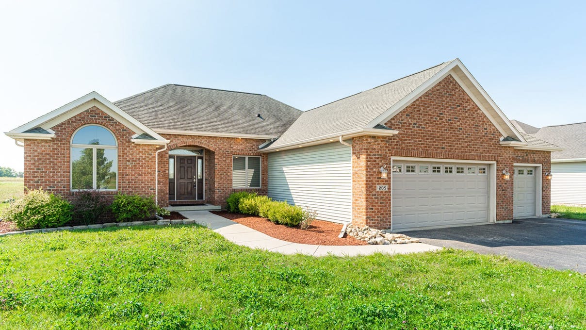 205 Chesterfield Dr  
