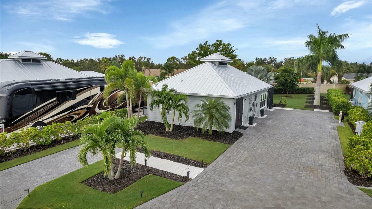 8688 SW Sand Crane Cir  