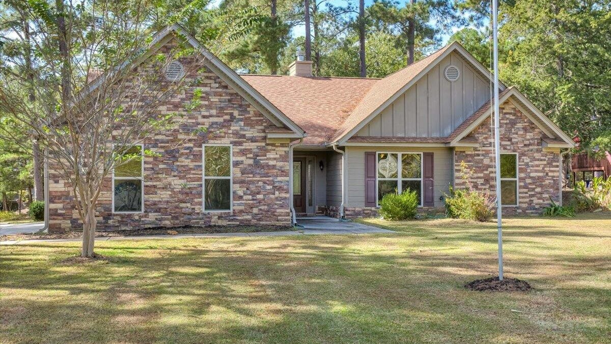 262 Brassie Dr  