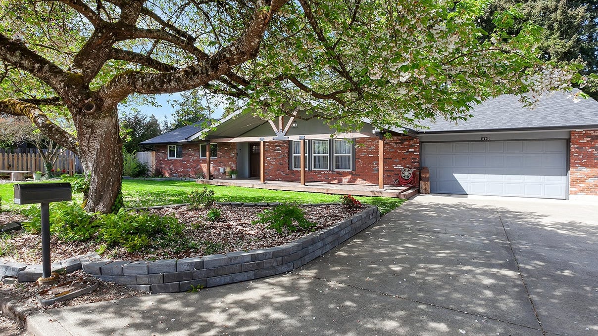 11445 SW Fairhaven St  