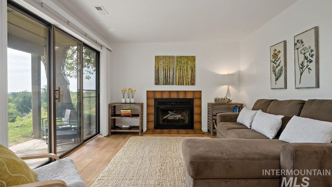 1415 W Camel Back Ln