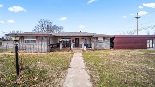 902 Karen Ave