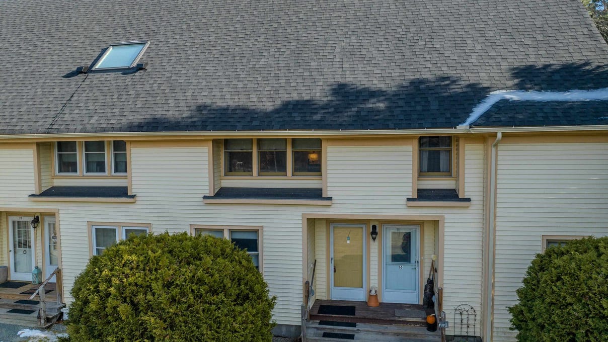 32 ACADEMY St  